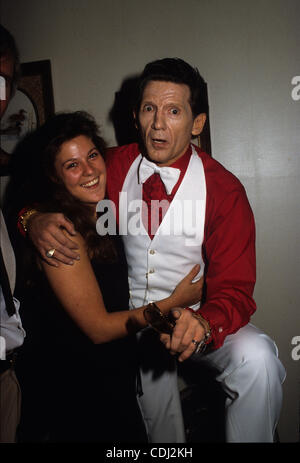 Febbraio 14, 2011 - Memphis, TN, Stati Uniti d'America - Jerry Lee Lewis con Kerrie McCarver, 1986 celebrazione di compleanno File foto (credito Immagine: © Robin Nelson/ZUMAPRESS.com) Foto Stock