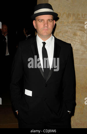 Febbraio 19, 2011 - Los Angeles, California, Stati Uniti - Mike O'Malley frequentando la 61st annuale di Ace Eddie Awards tenutosi presso il Beverly Hilton Hotel di Beverly Hills, la California il 2/19/11. 2011.K67654lunga(Immagine di credito: Â© D. lunga/Globe foto/ZUMAPRESS.com) Foto Stock