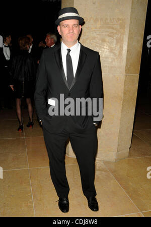 Febbraio 19, 2011 - Los Angeles, California, Stati Uniti - Mike O'Malley frequentando la 61st annuale di Ace Eddie Awards tenutosi presso il Beverly Hilton Hotel di Beverly Hills, la California il 2/19/11. 2011.K67654lunga(Immagine di credito: Â© D. lunga/Globe foto/ZUMAPRESS.com) Foto Stock