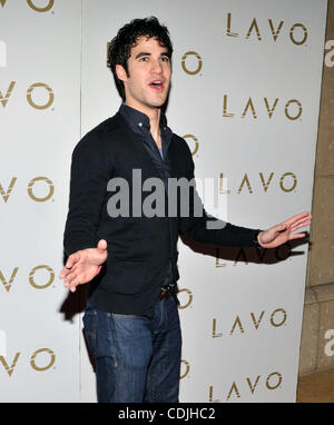 Feb 26, 2011 - Las Vegas, Nevada, Stati Uniti d'America - Attore DARREN CRISS arriva per celebrare il suo compleanno presso il LAVO Nightclub presso il Palazzo di Febbraio 26, 2011 a Las Vegas, Nevada. Criss girato 24 il 5 febbraio. (Credito Immagine: © David Becker/ZUMAPRESS.com) Foto Stock