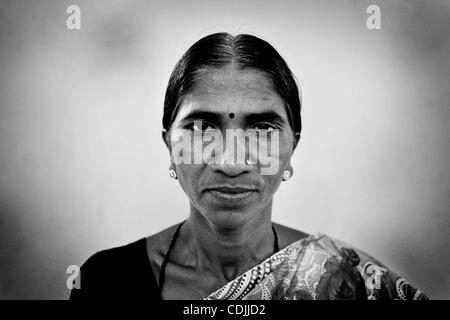 27 febbraio 2011 - Pandharkawada, Maharashtra, India - Contadino suicidio vedova, RAMA THAMKEA, 38 anni, di villaggio Sonbardi. (Credito Immagine: by © Michael Francis McElroy/zReportage.com/ZUMA) Foto Stock