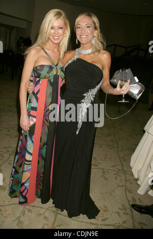 27 febbraio 2011 - Hollywood, California, Stati Uniti - Ho14830CHW .ventunesima edizione del ''Notte di 100 stelle'' Academy Awards la visualizzazione di parti.Beverly Hills Hotel-Crystal Sala da Ballo Beverly Hills, CA .02/27/2011 .TARA REID E VALUTAZIONE . 2011(Immagine di credito: Â© Clinton Wallace/Globe foto/ZUMAPRESS.com) Foto Stock