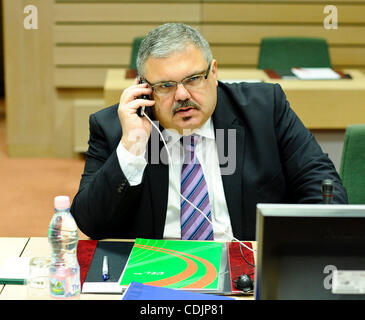 Febbraio 28, 2011 - Bruxelles, BXL, Belgio - Maltanian Ministro per le risorse e gli affari rurali George PULLICINO all'inizio di un'energia europea del Consiglio dei ministri a Bruxelles in Belgio su 2011-02-28 da Wiktor Dabkowski (credito Immagine: © Wiktor Dabkowski/ZUMAPRESS.com) Foto Stock