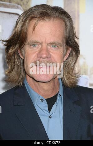 Mar 10, 2011 - Los Angeles, California, Stati Uniti d'America - Mar 10, 2011 - Los Angeles, California, Stati Uniti d'America - Attore WILLIAM H MACY al 'L'avvocato Lincoln' Los Angeles Premiere tenutasi presso il Cinema ArcLight, Hollywood. (Credito Immagine: © Paul Fenton/ZUMAPRESS.com) Foto Stock