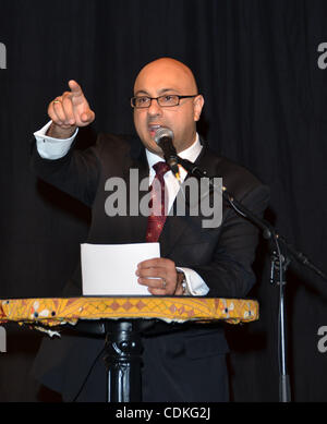 19 marzo 2011, Philadelphia PA-USA-CNN Anchor, Ali Velshi hanno, presso la Fondazione ACHIEVEability 2011 Gala di primavera tenutosi a Philadelphia PA. (Credito Immagine: (c) Ricky Fitchett/ZUMA Premere) Fotografo: Ricky Fitchett Fonte: Ricky Fitchett Titolo: Fotografo contratto di credito: ZUMA Premere Città: Philadelph Foto Stock