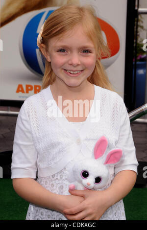 27 mar 2011 - Los Angeles, California, Stati Uniti - Elsie Fisher partecipando alla Universal Pictures Premiere mondiale di ''HOP'" tenutasi a Città universale a piedi in città universale, California il 3/ 27/11. 2011.(Immagine di credito: Â© D. lunga/Globe foto/ZUMAPRESS.com) Foto Stock