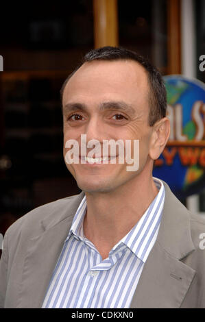 27 mar 2011 - Hollywood, California, Stati Uniti - Hank Azaria durante la premiere del nuovo film da Universal Pictures HOP, tenutasi presso gli Universal Studios di Hollywood, il 27 marzo 2011 a Los Angeles. 2011(Immagine di credito: Â© Michael Germana Globo/foto/ZUMAPRESS.com) Foto Stock