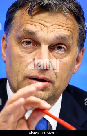 Apr. 14, 2011 - Bruxelles, BXL, Belgio - Ungheria il primo ministro Viktor Orban risolve una conferenza stampa presso il Consiglio europeo ha sede a Bruxelles in Belgio su 2011-04-14 da Wiktor Dabkowski (credito Immagine: © Wiktor Dabkowski/ZUMAPRESS.com) Foto Stock