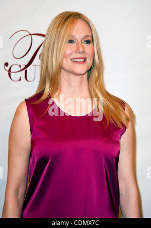 Apr. 15, 2011 - Beverly Hills, in California, Stati Uniti d'America - Laura Linney arriva per il Johnsson Cancer Center Foundation''s xvi Fundraiser annuale, "gusto per una cura," tenutasi presso il Beverly Wilshire Hotel. Foto Stock