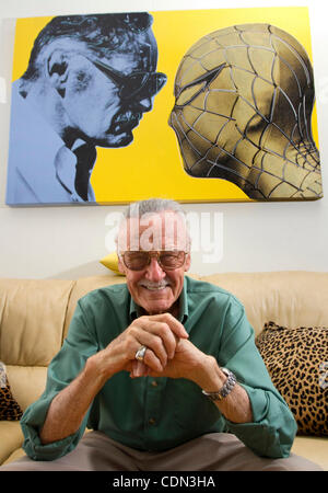 Aprile 28, 2011 - Beverly Hills, in California, USA - Stan Lee, creatore di Spiderman e un autore di fumetti, editor, attore, produttore, editore, televisione personalità e l ex presidente e presidente di Marvel Comics. (Credito Immagine: © Jonathan Alcorn/ZUMAPRESS.com) Foto Stock