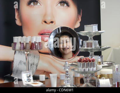 Connie Tan, CEO di Jafra, di una società di cosmetici in Westlake Village. (Foto di Ringo Chiu / Zuma Press) Foto Stock