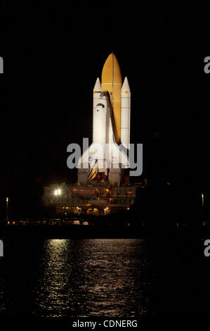 31 maggio 2011: Lo Space Shuttle Atlantis STS-135 lascia il gruppo di veicoli Edificio inizio è il viaggio a launch pad 39A. Atlantis sarà la missione finale nel programma space shuttle programmati per il decollo in data 8 luglio dal Kennedy Space Center di Cape Canaveral, FL.(Immagine di credito: © Romeo Guzman/Cal S Foto Stock