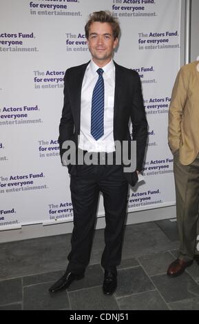 Giugno 12, 2011 - Hollywood, California, Stati Uniti - Quindicesima Tony Awards Party presso il Skirball Cultural Center di Los Angeles, CA 6/12/11 2011..EMRHYS COOPER(Immagine di credito: © Scott Kirkland/Globe foto/ZUMAPRESS.com) Foto Stock