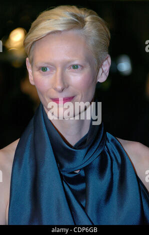 12 maggio 2011 - Cannes, Francia - TILDA SWINTON presso la "Dobbiamo parlare di Kevin' Premiere - 64a Cannes 2011.(Immagine di credito: © Frederic Injimbert/ZUMAPRESS.com) Foto Stock