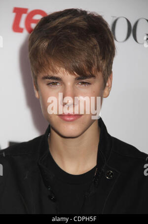 Giugno 23, 2011 - New York New York, Stati Uniti - Cantante JUSTIN BIEBER partecipa al New York premiere di 'Monte Carlo" tenutasi presso la struttura Loews Lincoln Square Theatre. (Credito Immagine: © Nancy Kaszerman/ZUMAPRESS.com) Foto Stock