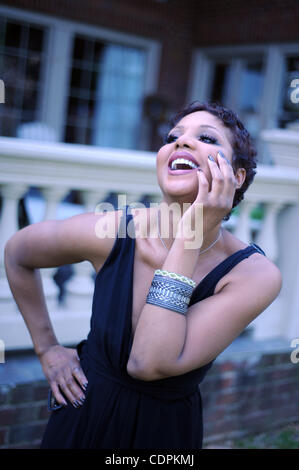 14 maggio 2011 - Duluth, GA, Stati Uniti - DULUTH, GA - 13 maggio : Cantante Toni Braxton nella sua casa di Duluth, Georgia il Venerdì, 13 maggio 2011. (Credito Immagine: © Erik Lesser/ZUMAPRESS.com) Foto Stock