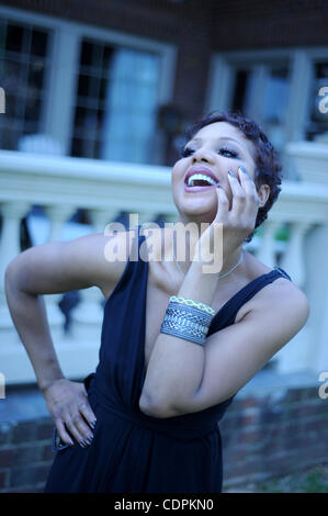 14 maggio 2011 - Duluth, GA, Stati Uniti - DULUTH, GA - 13 maggio : Cantante Toni Braxton nella sua casa di Duluth, Georgia il Venerdì, 13 maggio 2011. (Credito Immagine: © Erik Lesser/ZUMAPRESS.com) Foto Stock