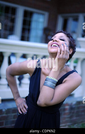 14 maggio 2011 - Duluth, GA, Stati Uniti - DULUTH, GA - 13 maggio : Cantante Toni Braxton nella sua casa di Duluth, Georgia il Venerdì, 13 maggio 2011. (Credito Immagine: © Erik Lesser/ZUMAPRESS.com) Foto Stock