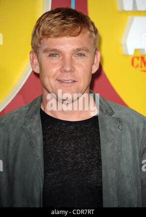 Giu 8, 2011 - Nashville, Tennessee, Stati Uniti d'America - Attore RICKY SCHROEDER arriva sul tappeto rosso al 2011 CMT Music Awards che ha avuto luogo presso la Bridgestone Arena si trova nel centro cittadino di Nashville. Copyright 2011 Jason Moore. (Credito Immagine: © Jason Moore/ZUMAPRESS.com) Foto Stock