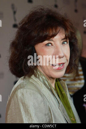 16 maggio 2011 - Los Angeles, California, Stati Uniti - Lily Tomlin.Academy of Television Arts & Sciences presenta ''una conversazione con il Signore che ci fanno ridere" tenutosi presso la Leonard H. Goldenson Theatre, North Hollywood, CA. Maggio 16 - 2011.(Immagine di credito: Â© TLeopold/Globe foto/ZUMAPRESS.com) Foto Stock