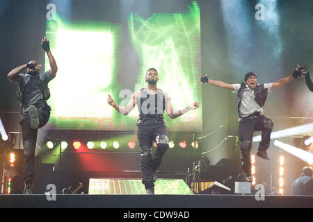 Maggio 20. 2011 - Rosemont, IL USA - Grammy Award winning R&B artista Usher porta il secondo round del suo OMG Tour a Chicago. Foto Stock