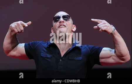 Apr. 24, 2011 - Moscow, Russia - attore Vin Diesel assiste il premier russo di "Fast & Furious 5' (Fast cinque) presso il cinema Oktyabr a Mosca. (Credito Immagine: © PhotoXpress/ZUMAPRESS.com) Foto Stock