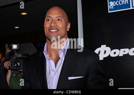 Apr 24, 2011 - Moscow, Russia - Attore Dwayne Johnson assiste il premier del premier russo di Fast & Furious 5 (Fast cinque) in Oktyabr cinema teatro di Mosca. (Credito Immagine: &#169; PhotoXpress/ZUMAPRESS.com) Foto Stock