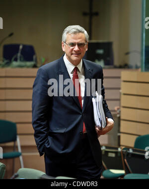 Luglio 19, 2011 - Bruxelles, BXL, Belgio - Ministropresidente fiammingo Kris Peeters all'inizio di una comunità di pesca e agricoltura degli affari del Consiglio dei ministri a Bruxelles in Belgio su 2011-07-19 da Wiktor Dabkowski (credito Immagine: © Wiktor Dabkowski/ZUMAPRESS.com) Foto Stock