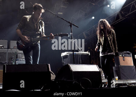 Apr. 16, 2011 - Indio, CALIFORNIA, STATI UNITI - La uccide esegue al 2011 Coachella Music e Arts Festival tenutosi presso l'impero Polo in campo Indio, California. (Credito Immagine: © Gerry Maceda/Southcreek globale/ZUMAPRESS.com) Foto Stock