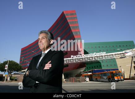 Sett. 20, 2011 - Los Angeles, California, Stati Uniti - Charles Cohen, testa di Cohen Bros. Realty Corp. e produttore di Hollywood nel Pacifico centro di design. (Credito Immagine: © Ringo Chiu/ZUMAPRESS.com) Foto Stock