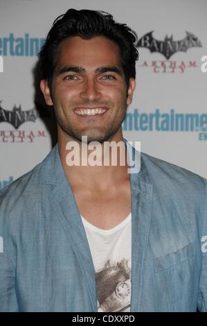 Luglio 23, 2011 - San Diego, CA, Stati Uniti d'America - Lug 23, 2011 - San Diego, CA, Stati Uniti d'America - Attore TYLER HOECHLIN all'ET ospita quinto annuale Comic Con celebrazione che si tiene a galleggiante interno al Hard Rock Hotel di San Diego. (Credito Immagine: © Paul Fenton/ZUMAPRESS.com) Foto Stock