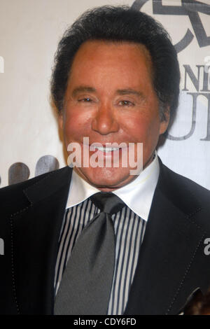 Sep 26,2011-New York New York,USA WAYNE NEWTON alla XXVI edizione grandi leggende sportive La cena al Waldorf Astoria di New York City. (Credito immagine: @Jeffrey Geller/ZumaPress.com) Foto Stock