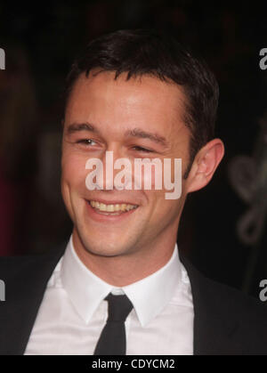 Sett. 26, 2011 - New York New York, Stati Uniti - Attore JOSEPH GORDON-LEVITT assiste il New York premiere di 50/50 tenutosi presso il Teatro Ziegfeld. (Credito Immagine: © Nancy Kaszerman/ZUMAPRESS.com) Foto Stock