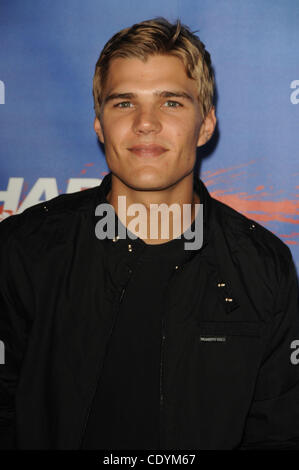 Sett. 1, 2011 - Los Angeles, California, Stati Uniti - Chris Zylka frequentando il Los Angeles Cast & Crew lo screening di ''Shark notte 3D'' tenuto presso la Città universale a piedi in città universale, California il 9/1/11. 2011(Immagine di credito: Â© D. lunga/Globe foto/ZUMAPRESS.com) Foto Stock