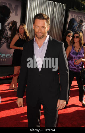 Ottobre 2, 2011 - Los Angeles, California, Stati Uniti - Hugh Jackman frequentando la Premiere mondiale di ''Acciaio reale" tenutosi a Amphitheatre di Gibson in città universale, California il 10/02/11. 2011(Immagine di credito: Â© D. lunga/Globe foto/ZUMAPRESS.com) Foto Stock