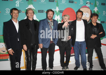 Sett. 21, 2011 - Hollywood, California, Stati Uniti - Matt Pietra, John Taylor, Simon Le Bon, Nick Rhodes, Trey Parker e Roger Taylor durante il XV anniversario partito per South Park ospitato dalla centrale di commedia, tenutosi presso la Barker Hanger, il 20 settembre 2011, in Santa Monica, California.(Immagine di credito: Â© M Foto Stock