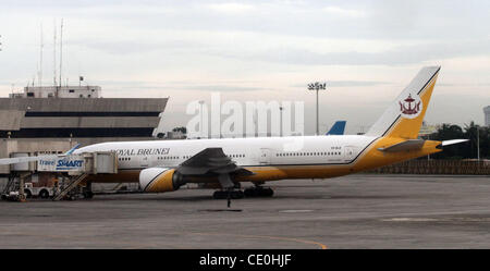 MANILA -- Brunei di proprietà del governo, della compagnia aerea Royal Brunei, servono principalmente in Asia con alcuni voli per Europa e Australia, si è visto all'Aeroporto Internazionale Ninoy Aquino a Manila nelle Filippine il venerdì 19 agosto, 2011. Foto Stock