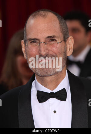 Il 5 ottobre 2011 - file (foto) Steve Jobs - l'uomo che ci ha portato l'iPhone, l'iPod e il computer iMac - è morto. Il co-fondatore di Apple Computer era 56 anni. I lavori erano state combattendo una rara forma di cancro pancreatico per anni. Egli ha rassegnato le dimissioni dalla carica di amministratore delegato di Apple nel mese di agosto nella foto: Marzo 07, 2010 Foto Stock