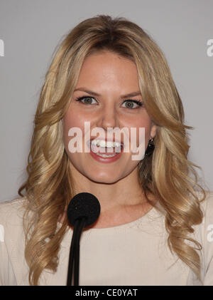 Nov. 7, 2011 - Beverly Hills, in California, Stati Uniti - JENNIFER MORRISON arriva per il People's Choice Awards 2012 candidature al Paley Center. (Credito Immagine: © Lisa O'Connor/ZUMAPRESS.com) Foto Stock