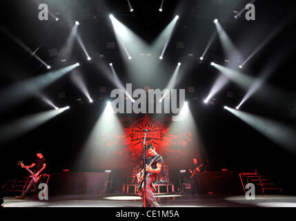 Il 10 agosto 2011 - Dallas, Texas, Stati Uniti - Cantante Sully Erna di metallo pesante Rock Band Godsmack suona dal vivo sul palco del Rockstar Energy Drink Mayhem Festival presso l'energia Gexa Pavillion a Dallas, Texas (credito Immagine: © Albert Pena/Southcreek globale/ZUMAPRESS.com) Foto Stock