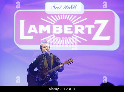 Chris de Burgh a Lambertz lunedì notte party al Alter Wartesaal. Colonia, Germania - 31.01.2011 Foto Stock