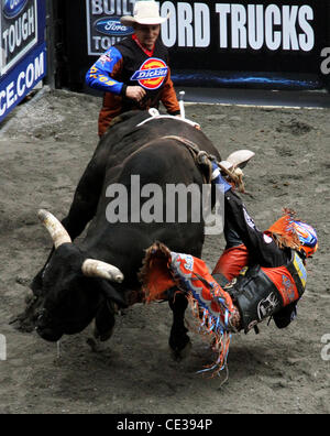 Professional Bull Riders' Top 10 Bull piloti competere nel PBR integrata dura Ford Road a Las Vegas in Times Square a New York City, Stati Uniti d'America - 15.10.10 Foto Stock