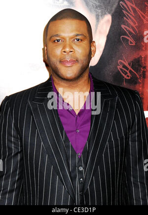 Tyler Perry NEW YORK FILM premiere di 'Per ragazze colorato" al Teatro Ziegfeld - Arrivi New York City, Stati Uniti d'America - 25.10.10 Foto Stock