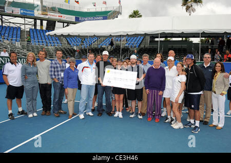 2010 partecipanti 2010 Chris Evert / Raymond James Pro-Celebrity classico del tennis Pro-Am al Delray Beach Tennis Center di Delray Beach, Florida il 7 novembre 2010. Delray Beach, Florida - 07.11.10 Foto Stock