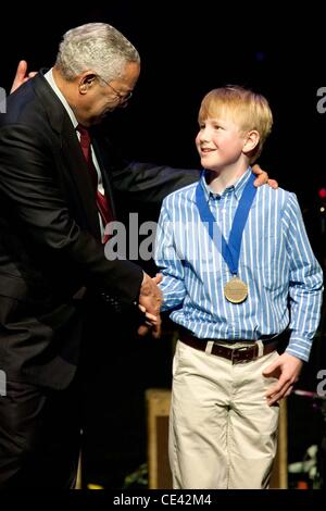 General Colin Powell e Paddy O'Brien concerto benefico per UCSF Benioff ospedale per bambini, tenutosi a Nob Hill Masonic Auditorium - all'interno di San Francisco, California - 08.12.10 Foto Stock