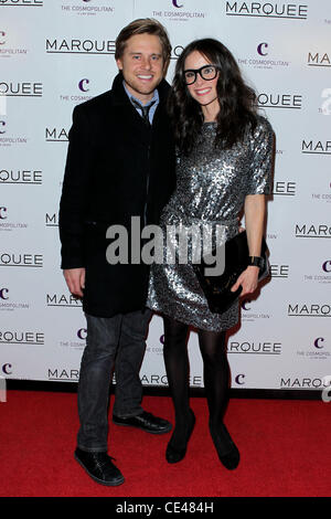 Andrew Pruett e Abigail Spencer Grand Opening del Marquee Nightclub al Cosmopolitan di Las Vegas - arrivi a Las Vegas, Nevada - 30.12.10 Foto Stock