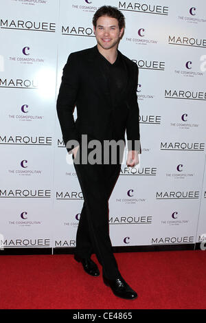 Kellan Lutz Grand Opening del Marquee Nightclub al Cosmopolitan di Las Vegas - arrivi a Las Vegas, Nevada - 30.12.10 Foto Stock