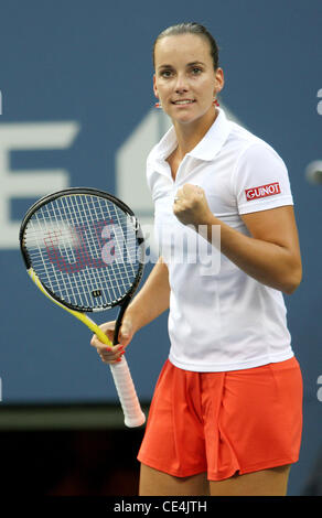 Maria Sharapova della Russia sconfigge Jarmila Groth in Australia durante il suo singolare femminile corrisponde al giorno due del 2010 U.S. Aprire presso l'USTA Billie Jean King National Tennis Center in Flushing Queens, a New York City, Stati Uniti d'America - 31.08.10 Foto Stock