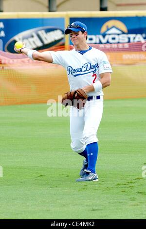 Nick Jonas Jonas Brothers partecipa a una partita di pallavolo per incoraggiare gli adolescenti non di testo unità e sponsorizzato da Allstate, tenutosi a Roger Dean Stadium Jupiter, Florida - 07.09.10 Foto Stock