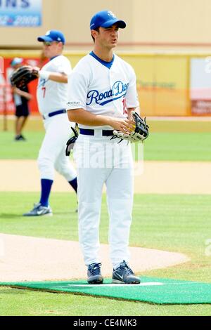 Kevin Jonas Jonas Brothers partecipa a una partita di pallavolo per incoraggiare gli adolescenti non di testo unità e sponsorizzato da Allstate, tenutosi a Roger Dean Stadium Jupiter, Florida - 07.09.10 Foto Stock